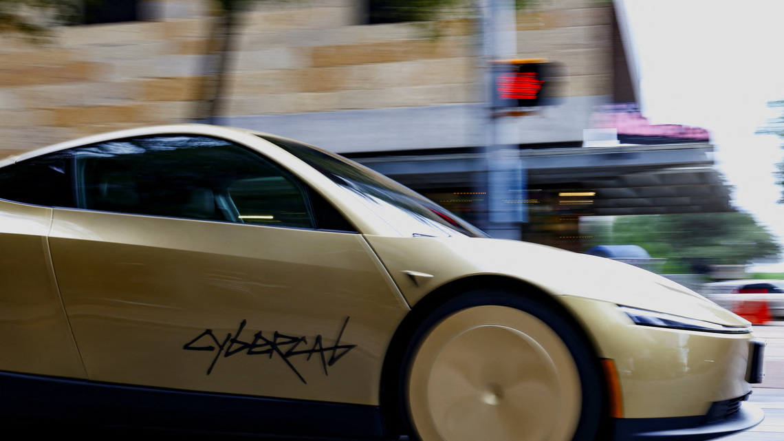 Analysis-Musk pushes regulatory limits with Tesla's Cybercab robotaxi service 