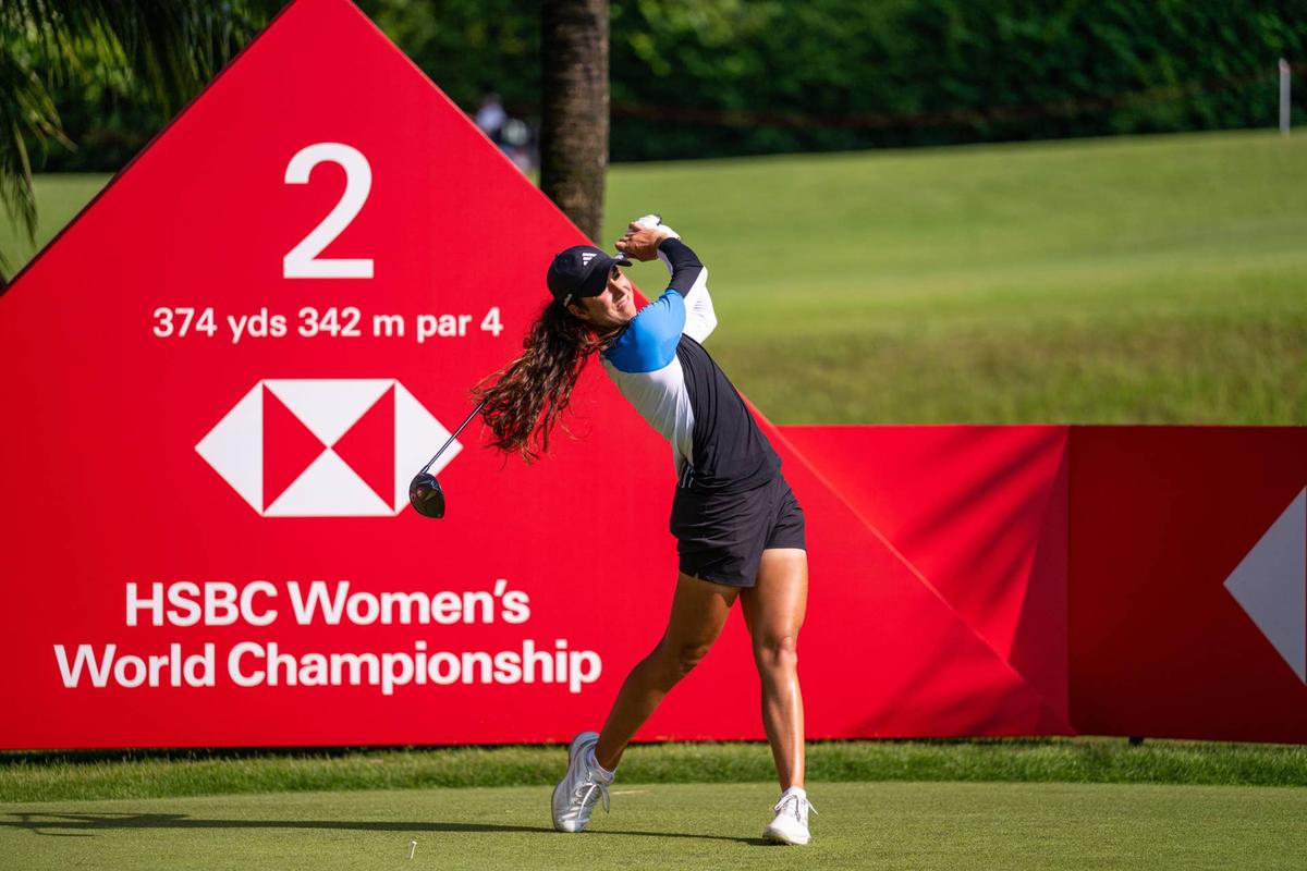  SINGAPORE - MARCH 1: Julia Lopez Ramirez of Spain tees off on hole 2 during day 4 of the HSBC Women's World Championship at Sentosa Golf Club on March 1, 2026, in Singapore. (Photo by Jason Butler/BGB Images) 