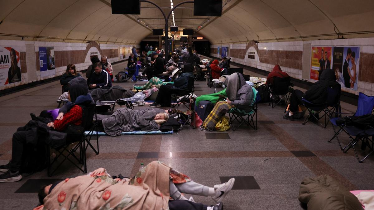 People take shelter inside a metro station during a Russian missile and drone strike, amid Russia's attack on Ukraine, in Kyiv, Ukraine May 24, 2026. REUTERS/Alina Smutko