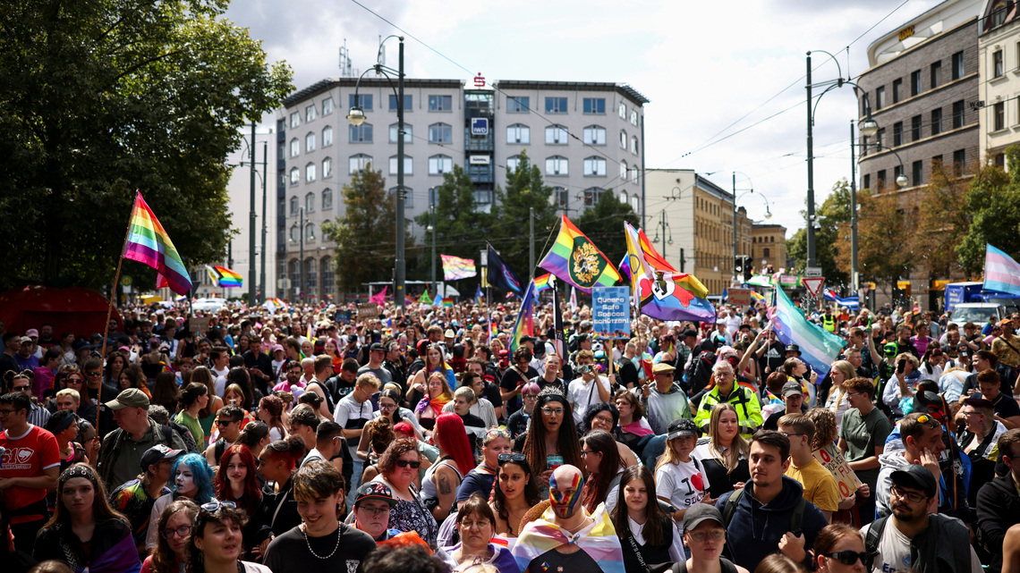 'Vote for Love': Magdeburg Pride crowds challenge AfD ahead of election 