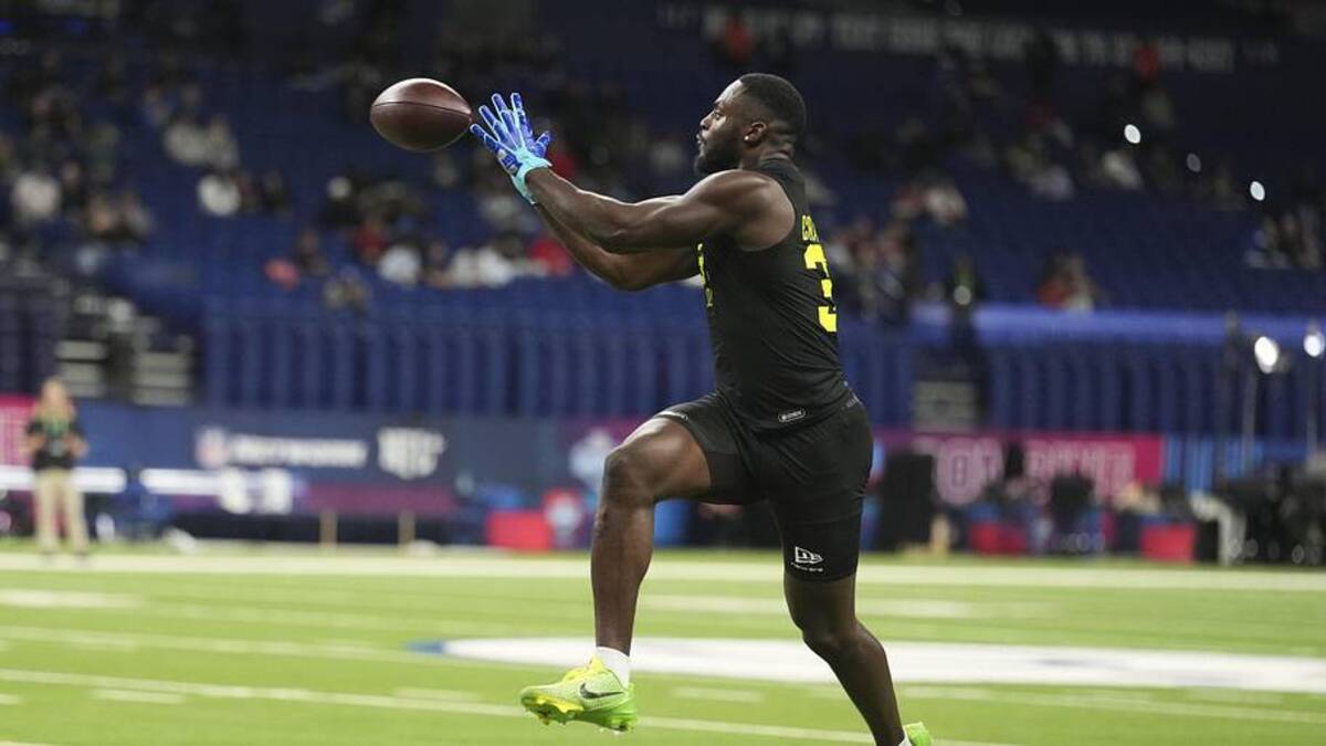  Feb 26, 2026; Indianapolis, IN, USA; Auburn defensive lineman Keyron Crawford (DL34) during the NFL Scouting Combine at Lucas Oil Stadium. Mandatory Credit: Kirby Lee-Imagn Images | Kirby Lee-Imagn Images 