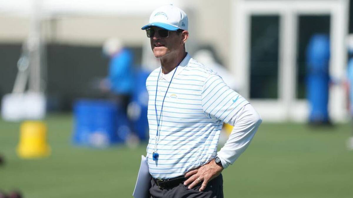Everything to Know About Chargers' First Full-Padded Practice, Standouts, OL and More