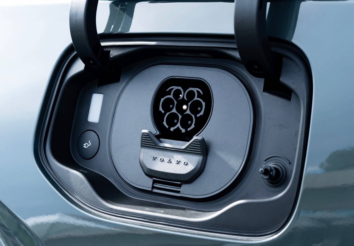  2027 Volvo EX60 Volvo