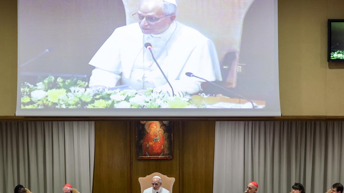 Pope Leo XIV speaks during the presentation of "Magnifica humanitas", his first encyclical, focused on the rise of artificial intelligence, at the Vatican's Aula Nuova del Sinodo, May 25, 2026. REUTERS/Yara Nardi