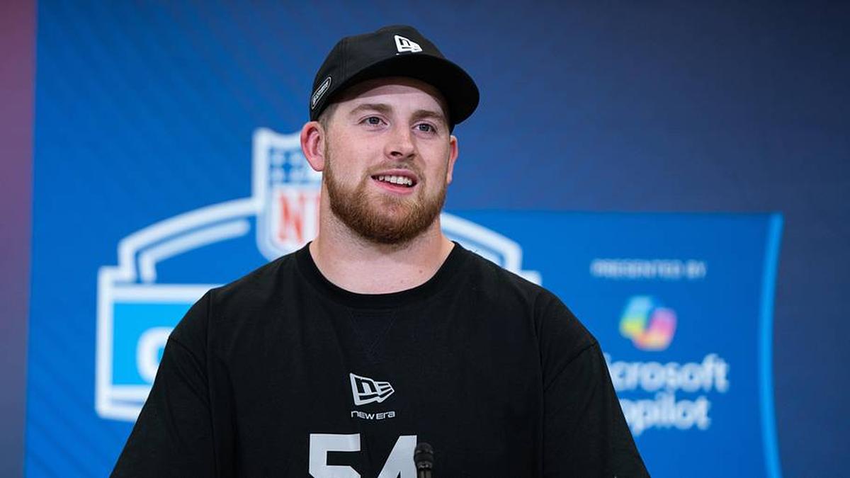  Feb 28, 2026; Indianapolis, IN, USA; Washington offensive lineman Carver Willis (OL54) speaks to members of the media during the NFL Combine at the Indiana Convention Center. Mandatory Credit: Jacob Musselman-Imagn Images | Jacob Musselman-Imagn Images 