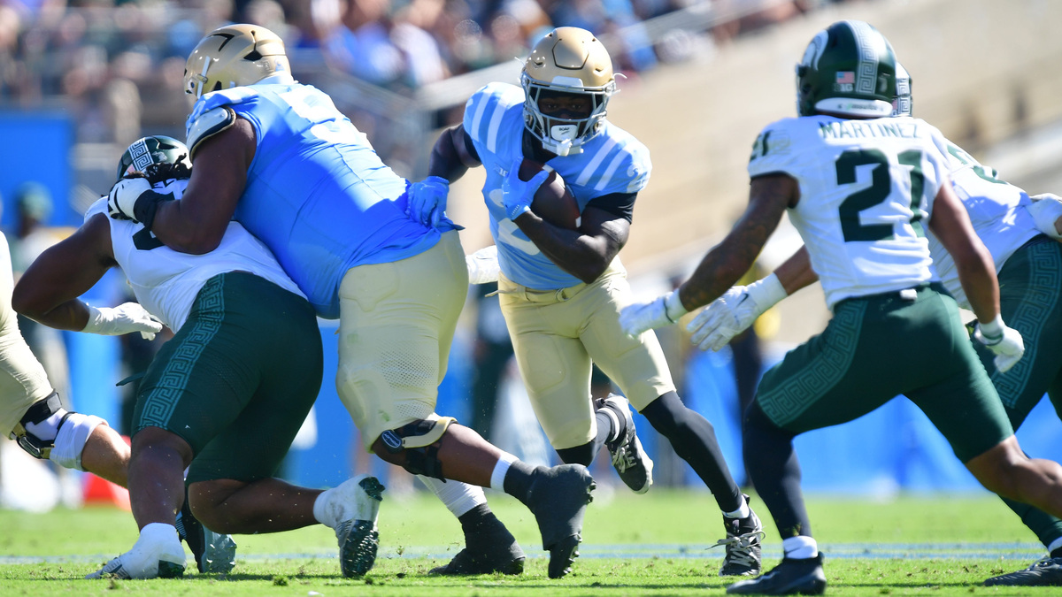 No. 9 UCLA football handles Michigan State 28-10 at the Rose Bowl ...