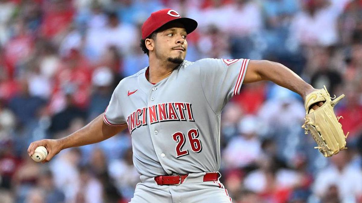  Reds ace Chase Burns is a Cy Young contender in his second MLB season. | Eric Hartline-Imagn Images 