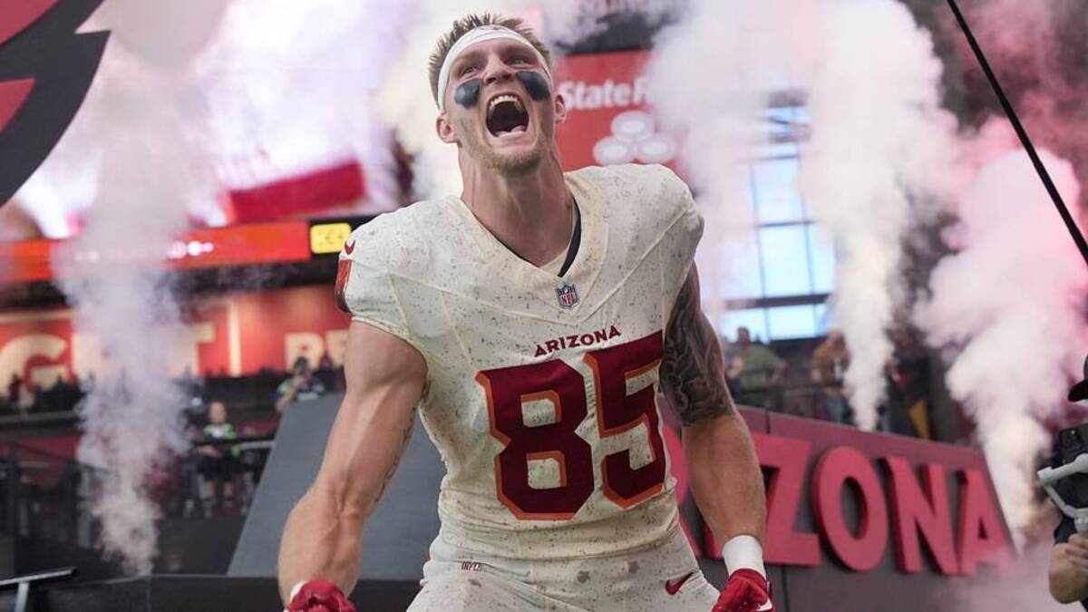  Arizona Cardinals tight end Trey McBride (85) is introduced before the game against the Seattle Seahawks at State Farm Stadium on Sept. 25, 2025. | Joe Rondone/The Republic / USA TODAY NETWORK via Imagn Images 