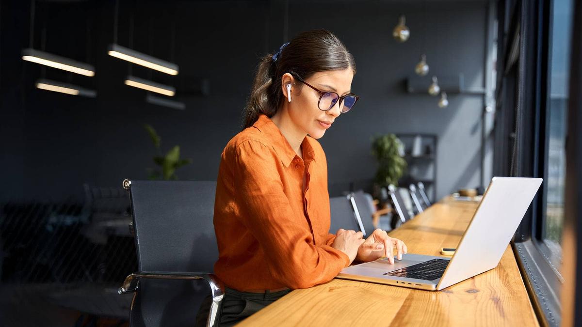  ChatGPT Pro's finance tools could offer lower-cost financial guidance, challenging traditional advisors whose annual fees often run into the thousands. 