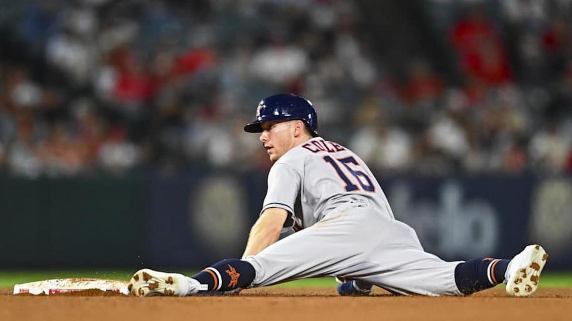 Sep 27, 2025; Anaheim, California, USA; Houston Astros outfielder Zach Cole (16) steals second base against the Los Angeles Angels during the fourth inning at Angel Stadium. | Jonathan Hui-Imagn Images 