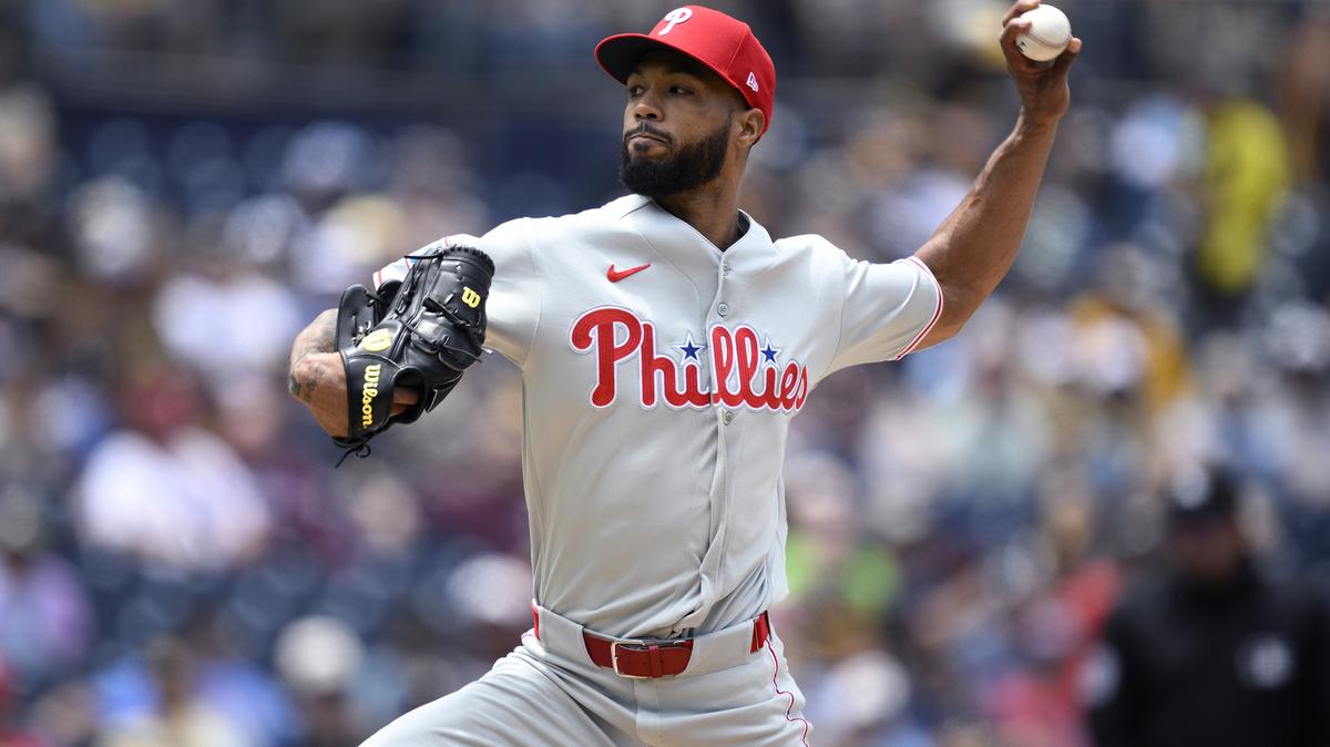 Cristopher Sánchez makes history in pitching Phillies to sweep of Padres