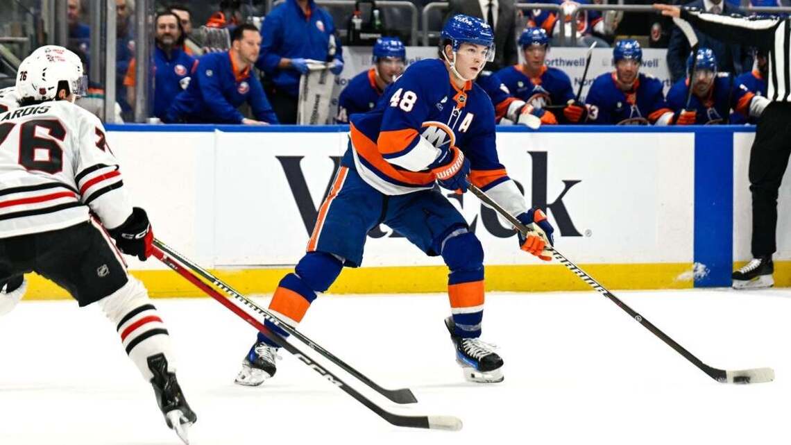Red-hot Lightning visit sturdy Islanders 