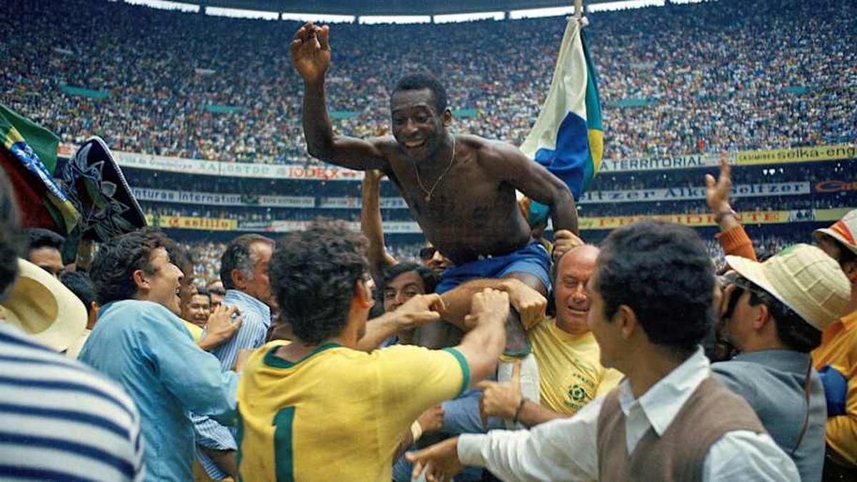  Pelé is widely regarded as one of soccer's most inspirational figures of all time. | AS Photo Archive/Getty 