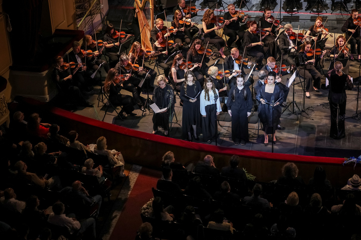 Singers perform the roles of teenagers and their mothers on stage during the premiere of the contemporary opera "Mothers of Kherson", about Ukrainian mothers seeking to recover children abducted by Russia, co-commissioned by Metropolitan Opera in New York and the Polish National Opera in Warsaw, amid Russia’s attack on Ukraine, at the Taras Shevchenko National Opera and Ballet Theatre in Kyiv, Ukraine, June 4, 2026. REUTERS/Alina Smutko