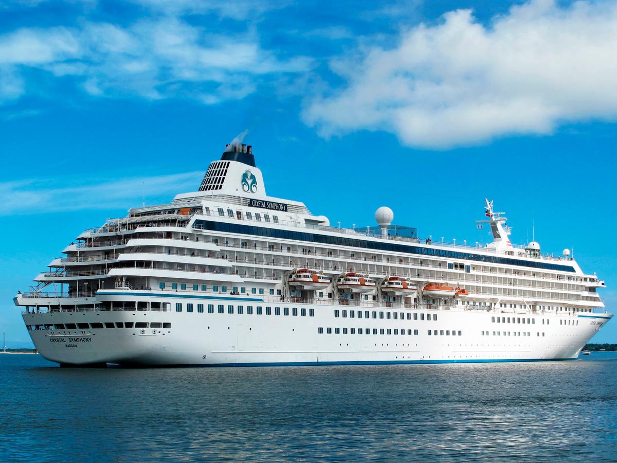 Foto tomada el 21 de mayo de 2013 del crucero Crystal Symphony en Charleston, Carolina del Sur. (Foto AP/Bruce Smith)