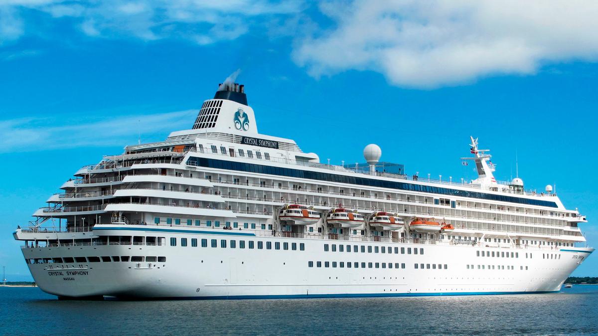 Foto tomada el 21 de mayo de 2013 del crucero Crystal Symphony en Charleston, Carolina del Sur. (Foto AP/Bruce Smith)