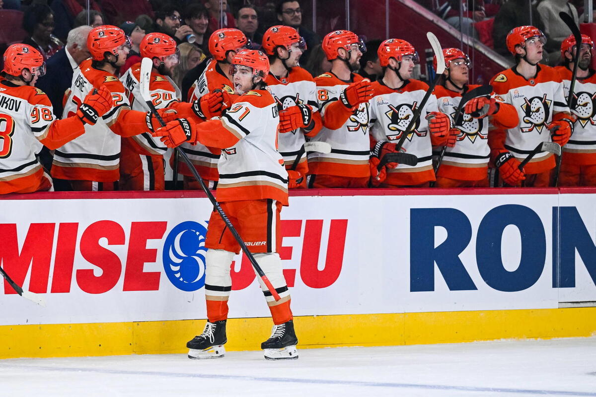  The NHL Needs More Heels Like The Flyers After Leo Carlsson Offer Sheet 