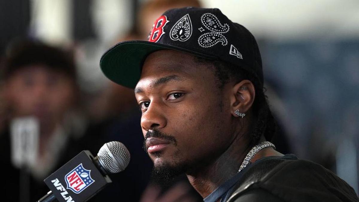  Feb 5, 2026; Santa Clara, CA, USA; New England Patriots wide receiver Stefon Diggs (8) talks to media members at the Santa Clara Marriott. Mandatory Credit: Darren Yamashita-Imagn Images | Darren Yamashita-Imagn Images 
