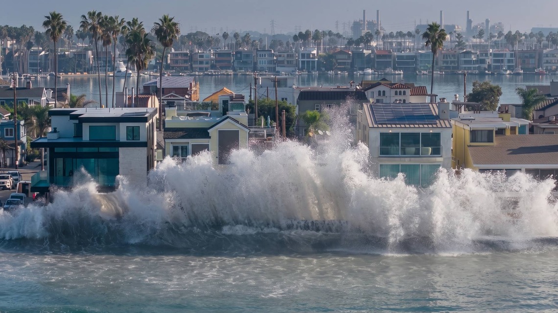Newport Beach Flooding: Seawater Pours Into Streets Along the Balboa Peninsula, Local Emergency Declared 