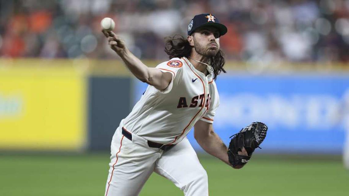  Houston Astros starting pitcher Spencer Arrighetti delivers a pitch during the second inning against the Colorado Rockies at Daikin Park. | Troy Taormina-Imagn Images 