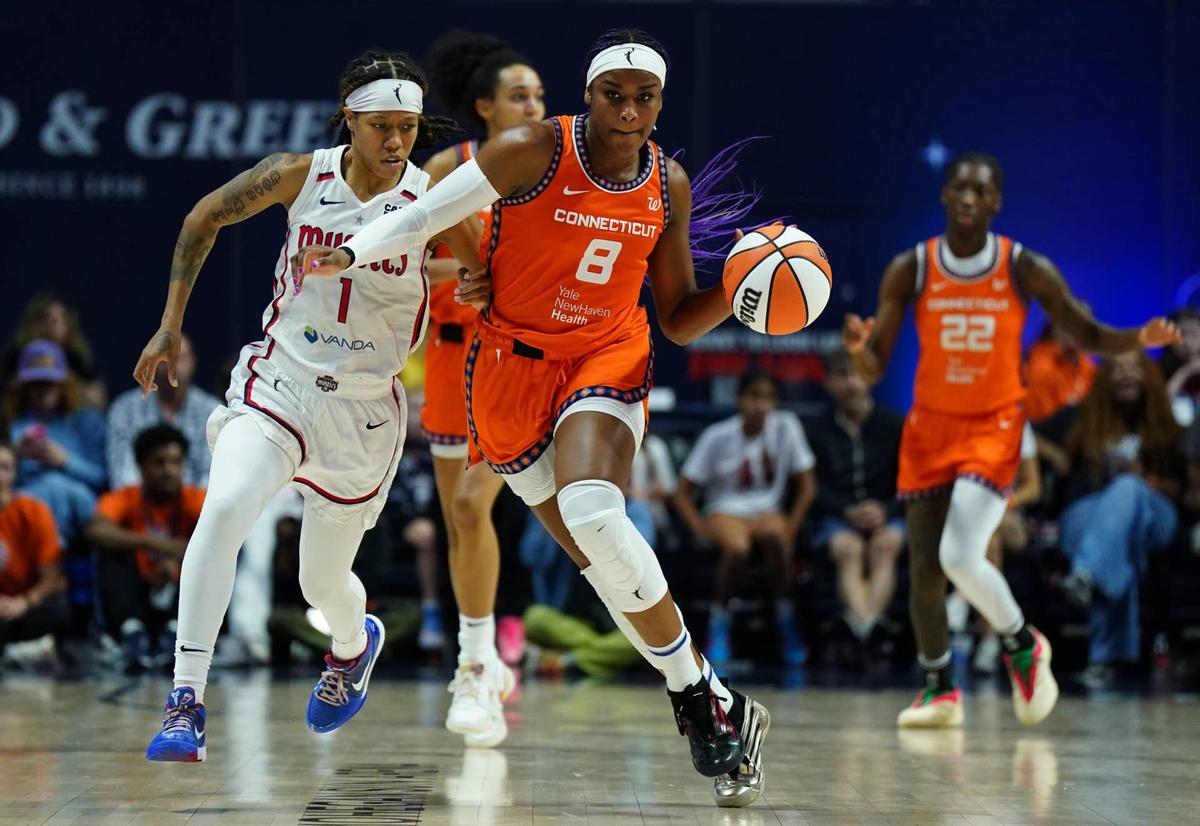  Connecticut Sun forward Aaliyah Edwards (8) David Butler II-Imagn Images