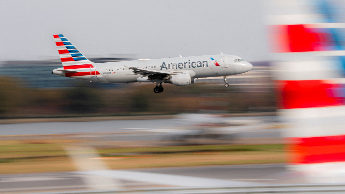 US airlines struggle to offset soaring fuel costs with big fare hikes ...