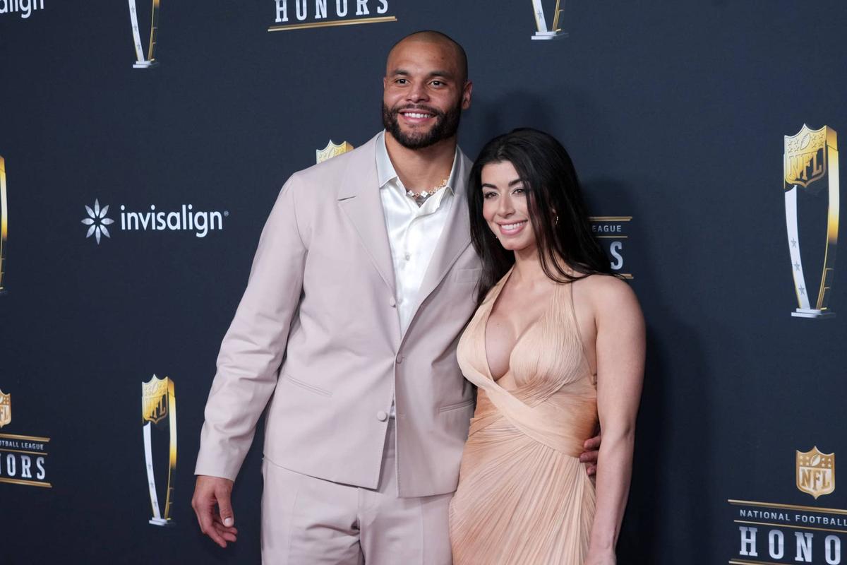  Feb 5, 2026; San Francisco, CA, USA; Dallas Cowboys quarterback Dak Prescott and wife Sarah Jane Ramos pose on the NFL Honors Red Carpet before Super Bowl LX at Palace of Fine Arts. Mandatory Credit: Kirby Lee-Imagn Images 