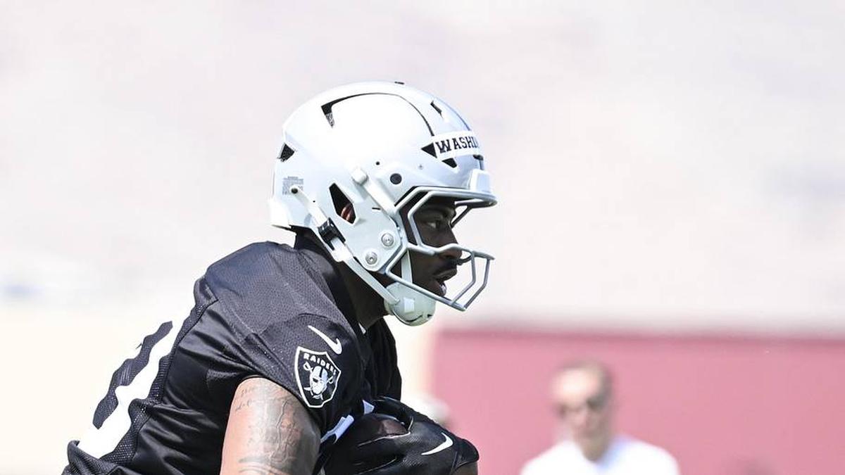  May 2, 2026; Henderson, NV, USA; Las Vegas Raiders running back Mike Washington Jr. (30) runs through a drill during a Rookie Minicamp at Intermountain Health Performance Center. Mandatory Credit: Candice Ward-Imagn Images | Candice Ward-Imagn Images 