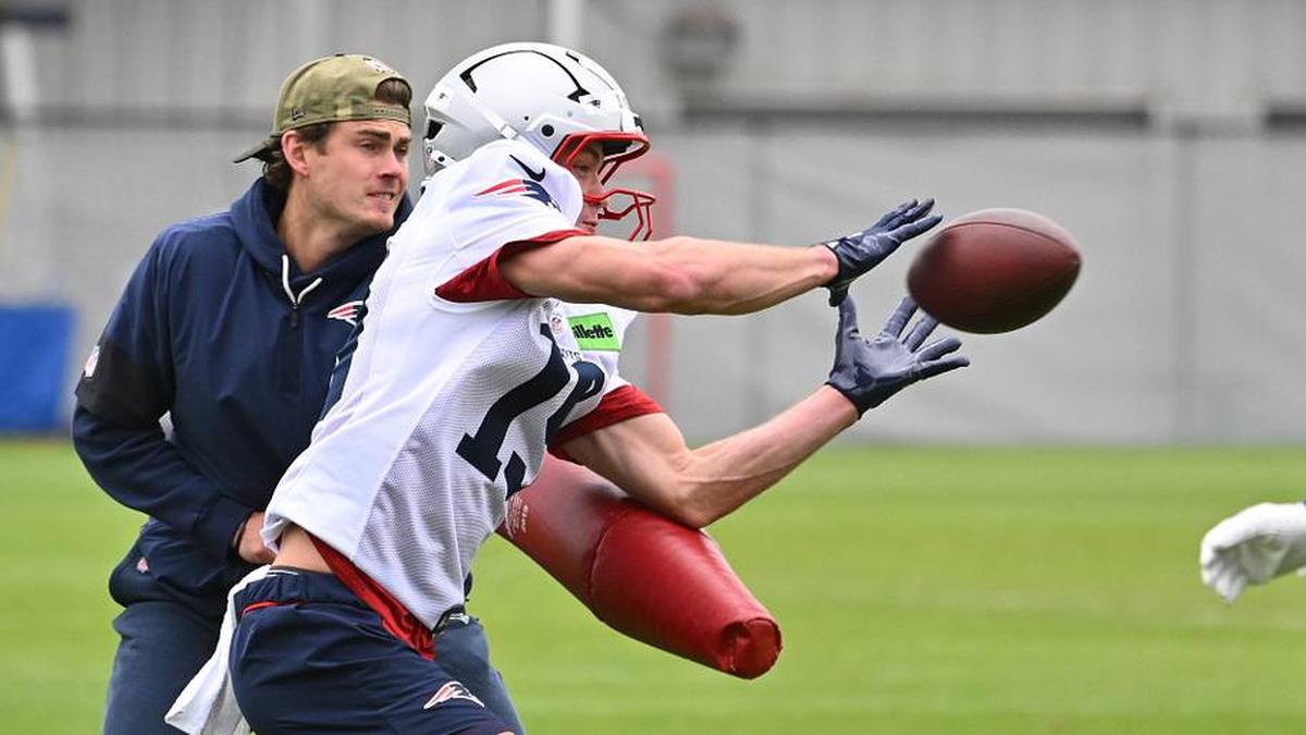  May 9, 2026; Foxborough, MA, USA; New England Patriots wide receiver Jimmy Kibble (19) makes a catch during the New England Patriots rookie camp at Gillette Stadium. Mandatory Credit: Eric Canha-Imagn Images | Eric Canha-Imagn Images 