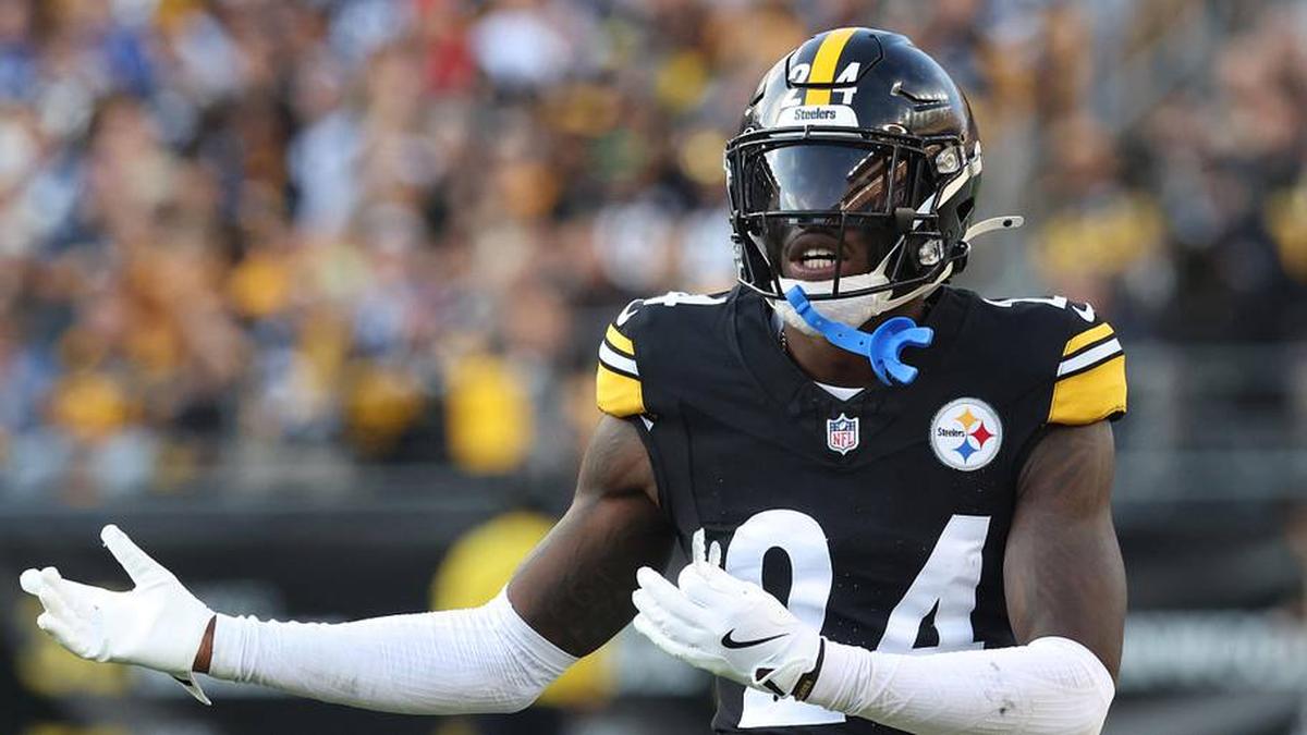  Nov 2, 2025; Pittsburgh, Pennsylvania, USA; Pittsburgh Steelers cornerback Joey Porter Jr. (24) reacts on the field against the Indianapolis Colts during the fourth quarter at Acrisure Stadium. Mandatory Credit: Charles LeClaire-Imagn Images | Charles LeClaire-Imagn Images 