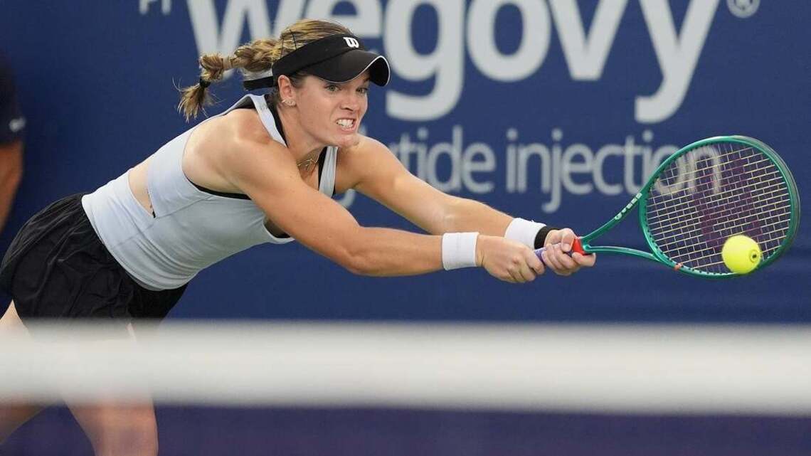 Caty McNally upsets Wimbledon champ Linda Noskova in Toronto 