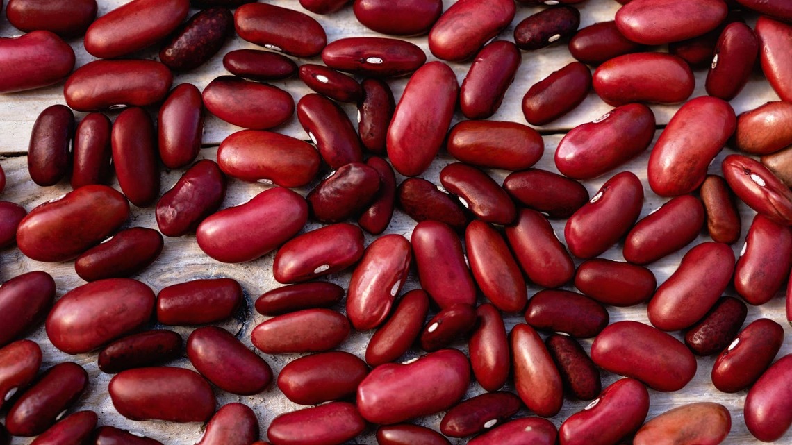 A Professional Chef Says This Is the Best Way To Turn a Can of Kidney Beans Into Dinner in 15 Minutes 