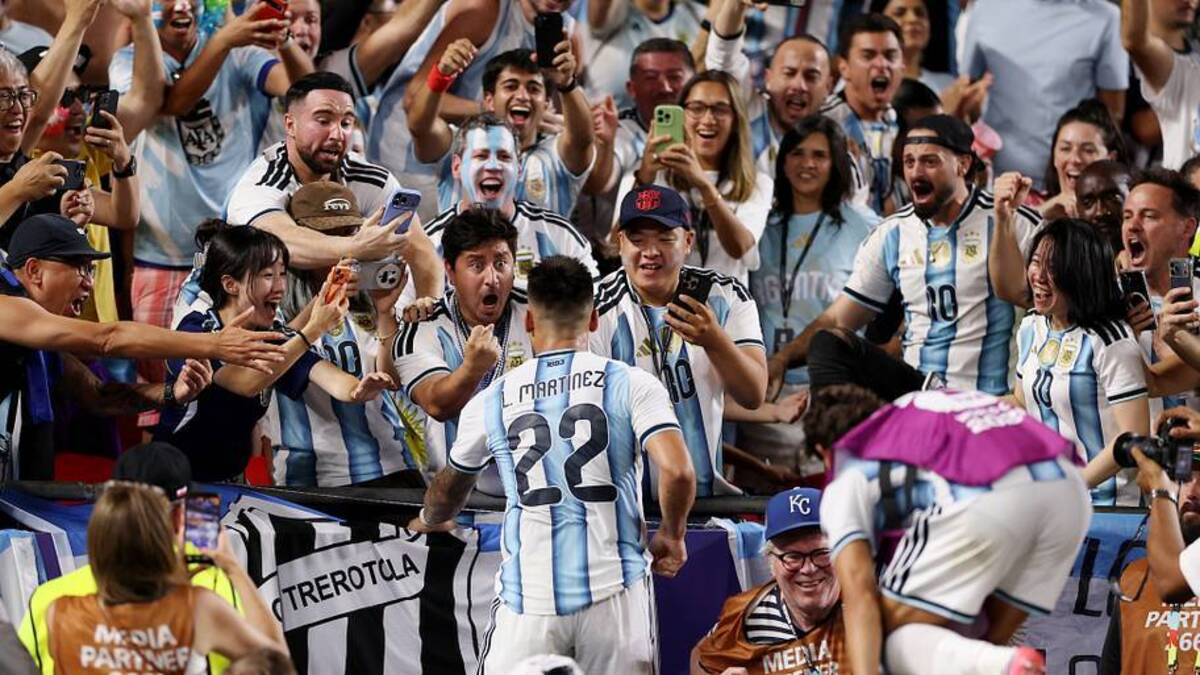  Argentina and its fans are one. | Tullio Puglia/FIFA/Getty Images 