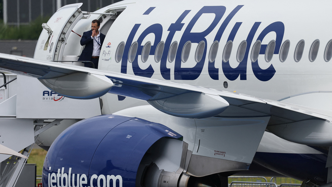 Activist investor Carl Icahn gives up JetBlue board seats after sharply cutting stake  