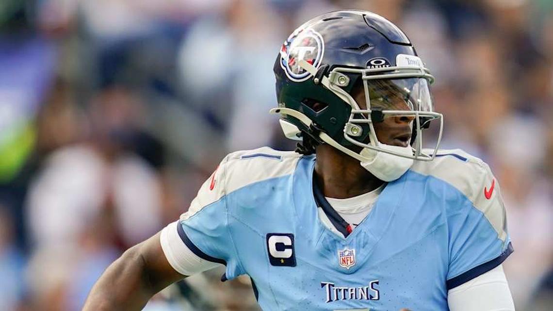  Dec 28, 2025; Nashville, Tennessee, USA; Tennessee Titans quarterback Cam Ward (1)looks downfield during the fourth quarter against the New Orleans Saints at Nissan Stadium. Mandatory Credit: Andrew Nelles-USA TODAY Network via Imagn Images | Andrew Nelles-USA TODAY Network via Imagn Images 