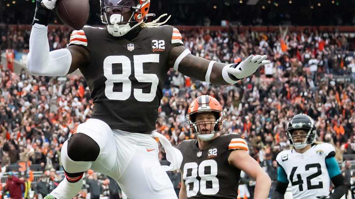  David Njoku is signing with the Chargers. | Ken Blaze-Imagn Images 