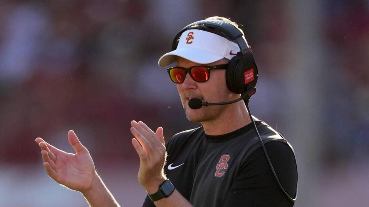  Aug 30, 2025; Los Angeles, California, USA; Southern California Trojans head coach Lincoln Riley watches from the sidelines against the Missouri State Bears in the first half at United Airlines Field at Los Angeles Memorial Coliseum. Mandatory Credit: Kirby Lee-Imagn Images | Kirby Lee-Imagn Images 