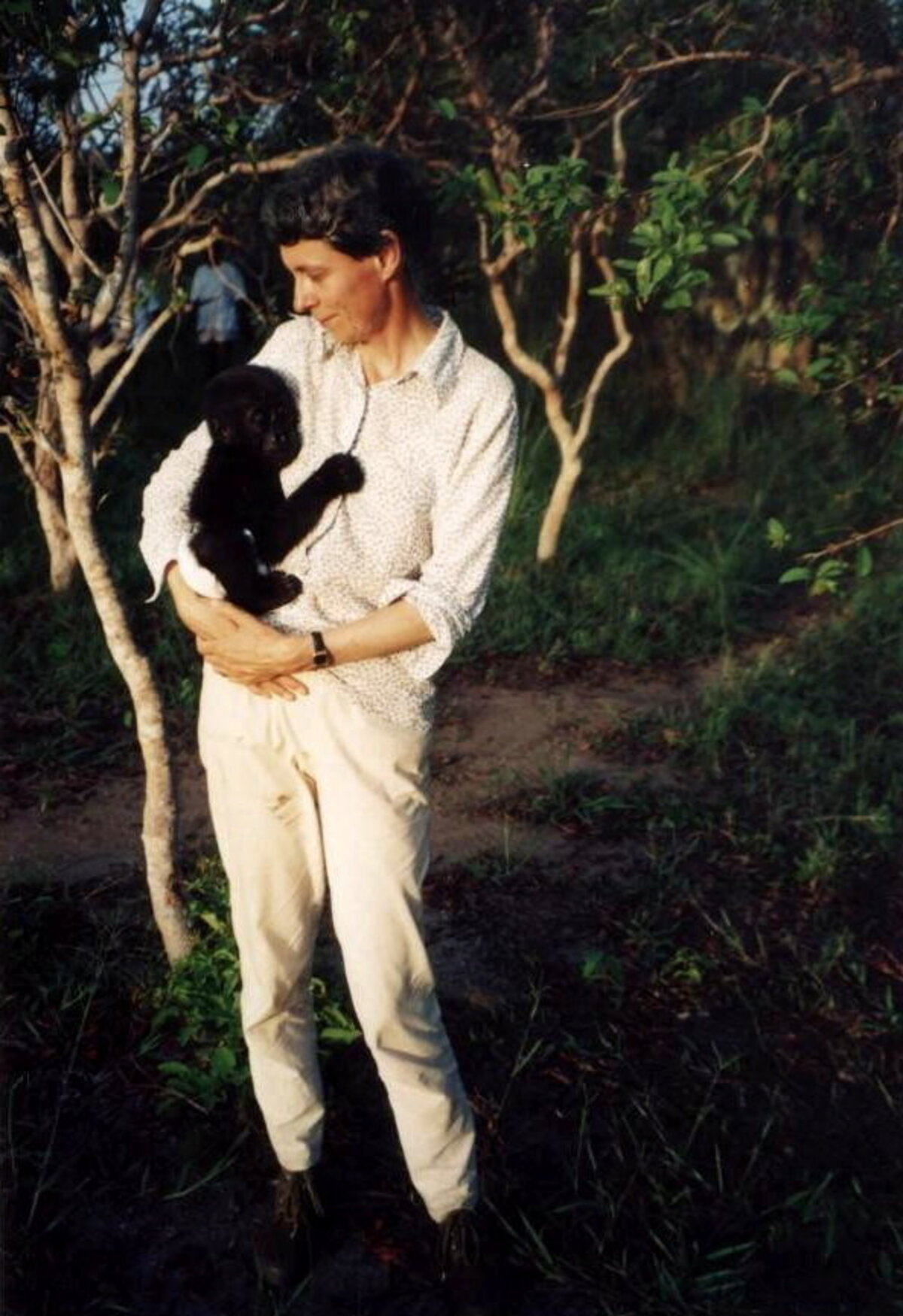  Lengui in 1994 in Odzala, Congo with Françoise Dowsett-Lemaire. (The Aspinall Foundation via SWNS) 