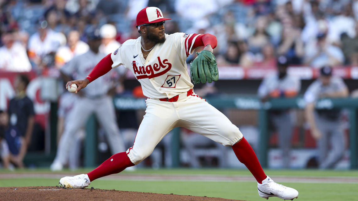 Angels lose to Astros after mistake-filled 9th inning 