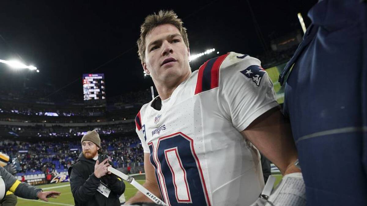  Dec 21, 2025; Baltimore, Maryland, USA; New England Patriots quarterback Drake Maye (10) walks off the field after defeating the Baltimore Ravens at M&T Bank Stadium. Mandatory Credit: James Lang-Imagn Images | James Lang-Imagn Images 