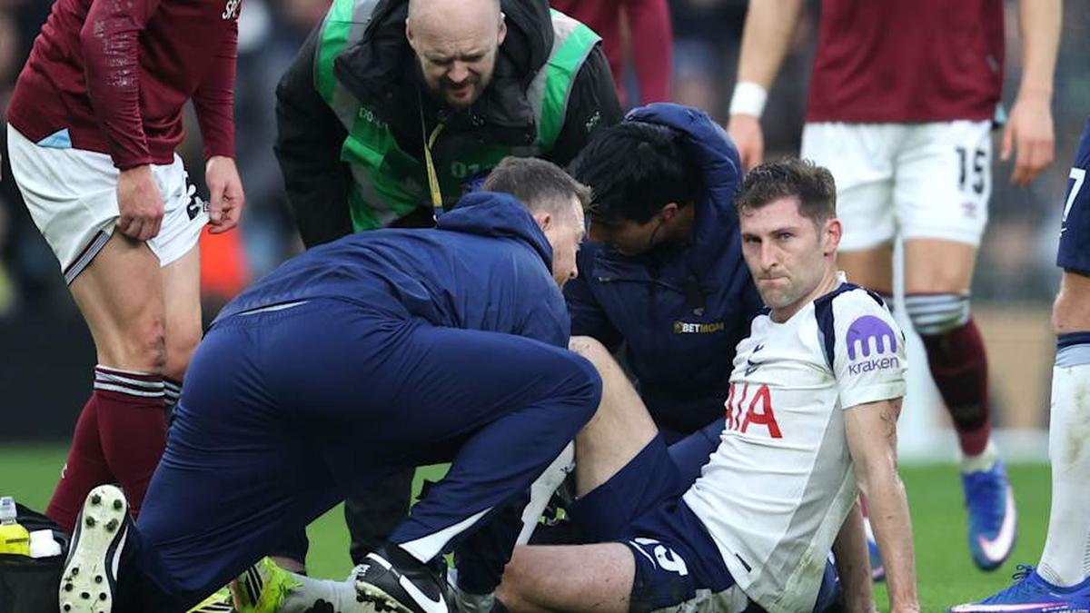  Ben Davies (right) has not featured since January. | Rob Newell-CameraSport/Getty Images 
