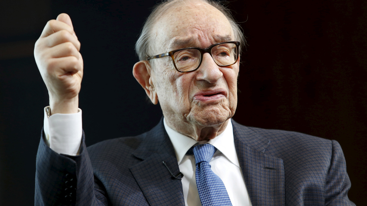 Former Federal Reserve Chair Alan Greenspan speaks at a Brookings Institution forum on "Achieving Strong Economic Growth" in Washington April 8, 2015. REUTERS/Yuri Gripas