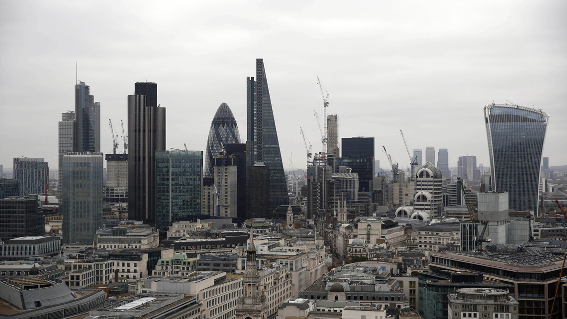 UK firms plan smaller price rises and wage hikes, BoE survey shows 