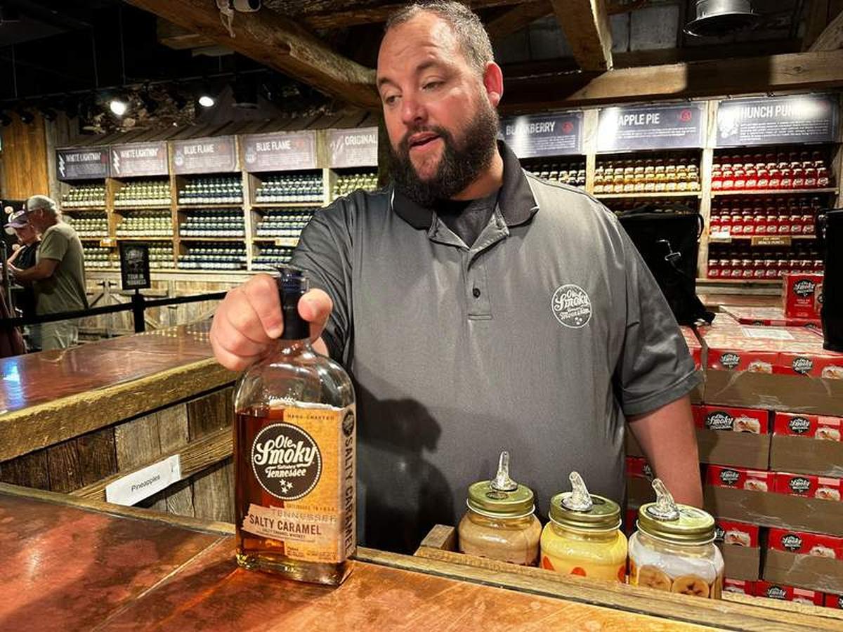  Our tasting guide at Ole Smoky Distillery. Photo credit: Robin O’Neal Smith 