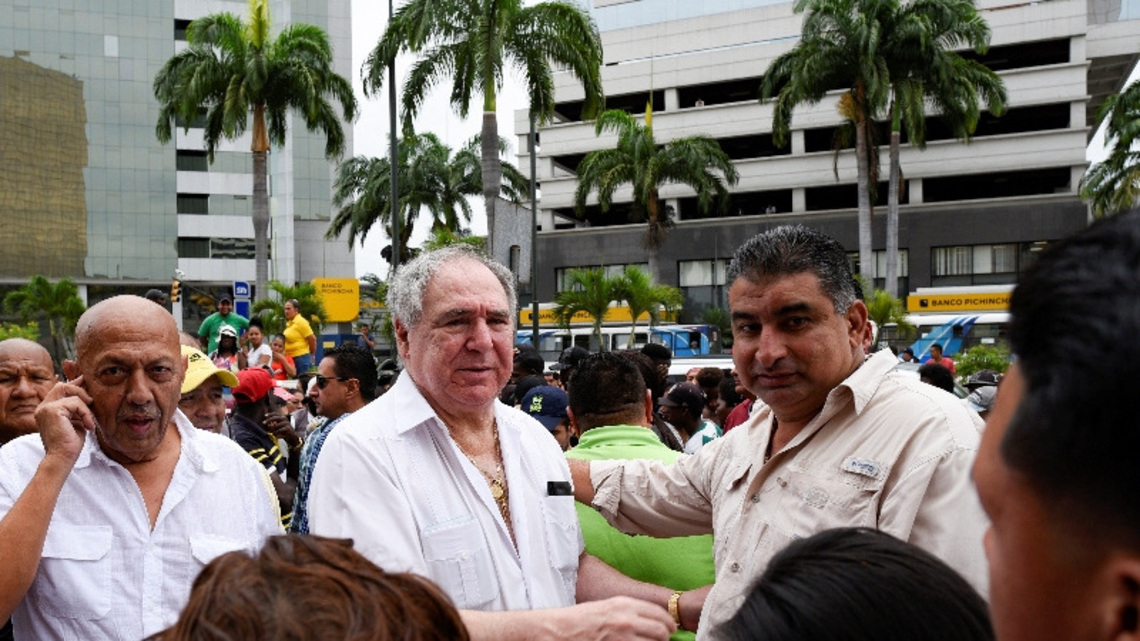 Justicia de Ecuador condena a expresidente Bucaram a una pena de nueve años por caso de corrupción 
