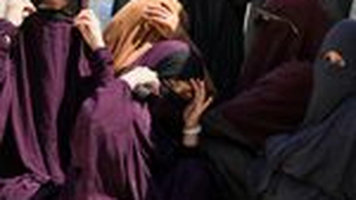 Australian women and children linked to Islamic State head home 