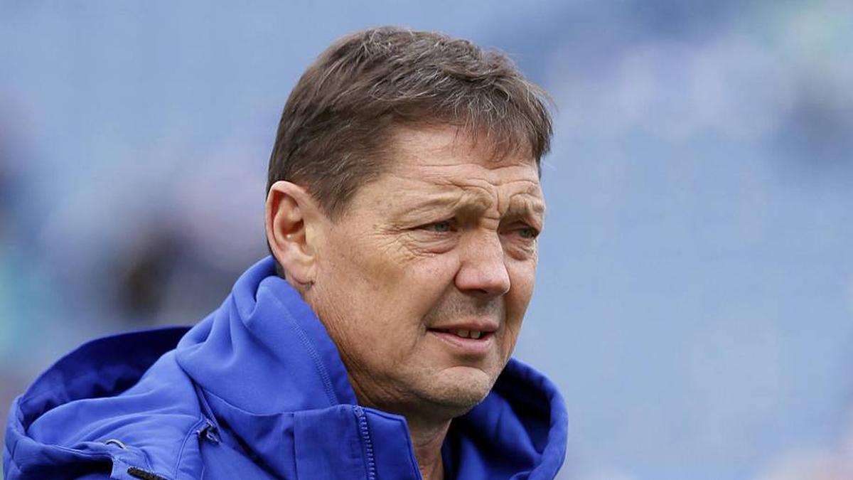  Dec 17, 2017; Orchard Park, NY, USA; Buffalo Bills offensive coordinator Rick Dennison on the field before a game against the Miami Dolphins at New Era Field. Mandatory Credit: Timothy T. Ludwig-Imagn Images | Timothy T. Ludwig-Imagn Images 