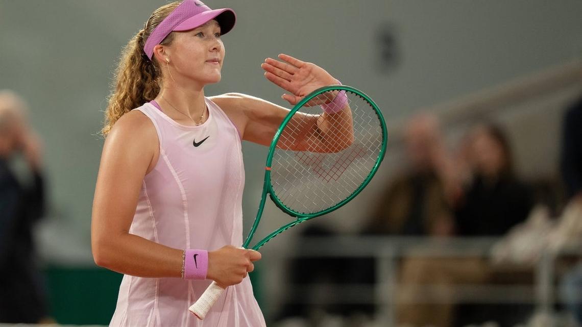 Mirra Andreeva coasts into French Open final 