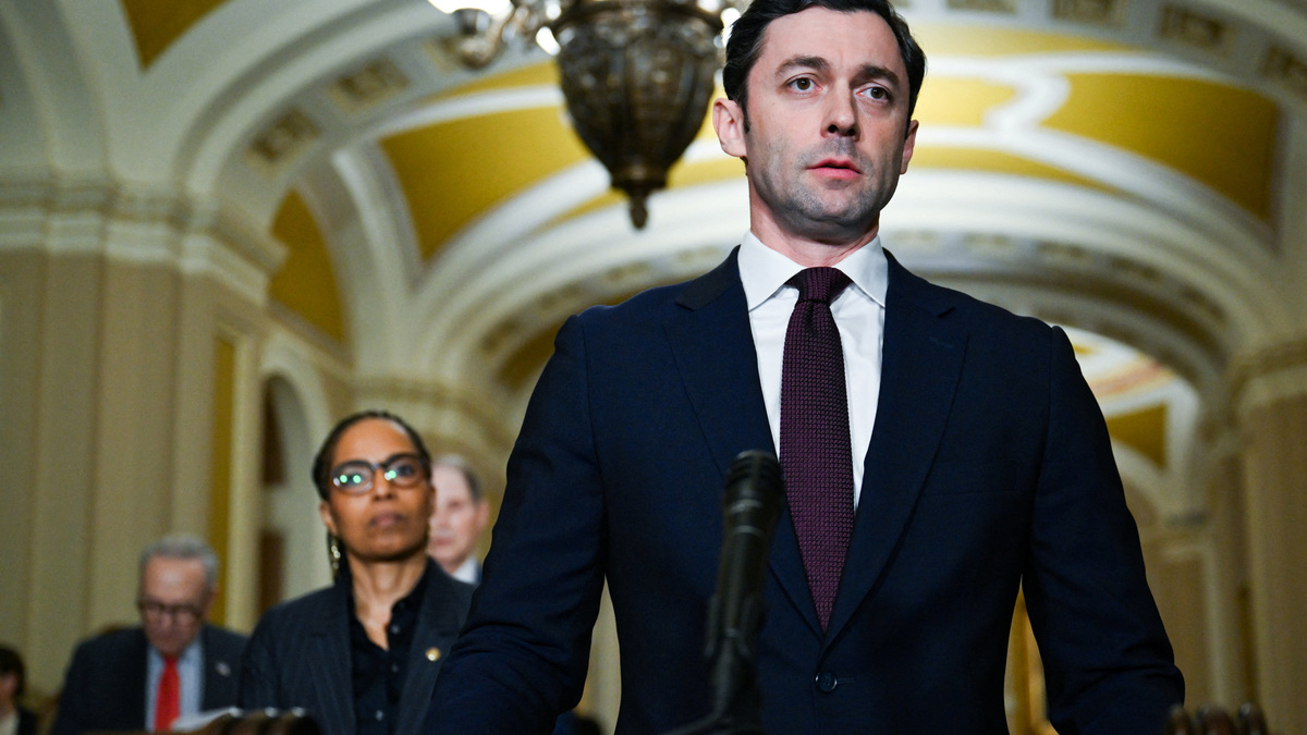 U.S. Senator Jon Ossoff (D-GA) speaks at a press conference following the Democratic weekly policy lunch on Capitol Hill in Washington, D.C., U.S., December 9, 2025. REUTERS/Annabelle Gordon