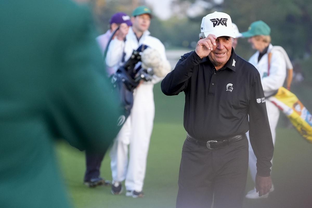  Apr 10, 2025; Augusta, Georgia, USA; Gary Player tips his hat to the crowd after serving as an honorary start during the first round of the Masters Tournament. Mandatory Credit: Katie Goodale-Imagn Images 